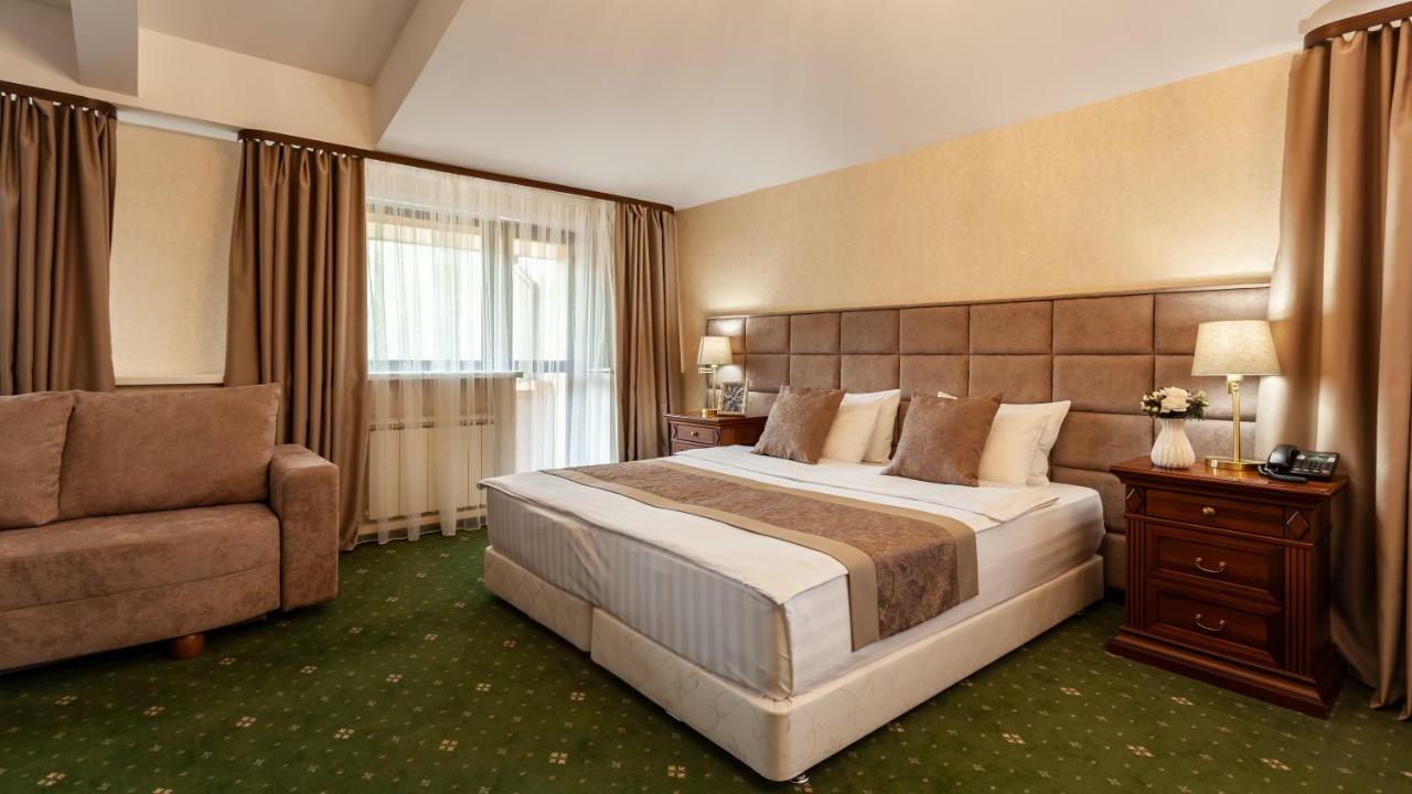 Park Hotel Sosnovy Bor Novosibirsk Eksteriør billede